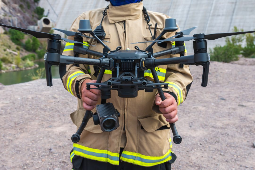 Can Drones Carry Things? (Explained for Beginners) Droneblog