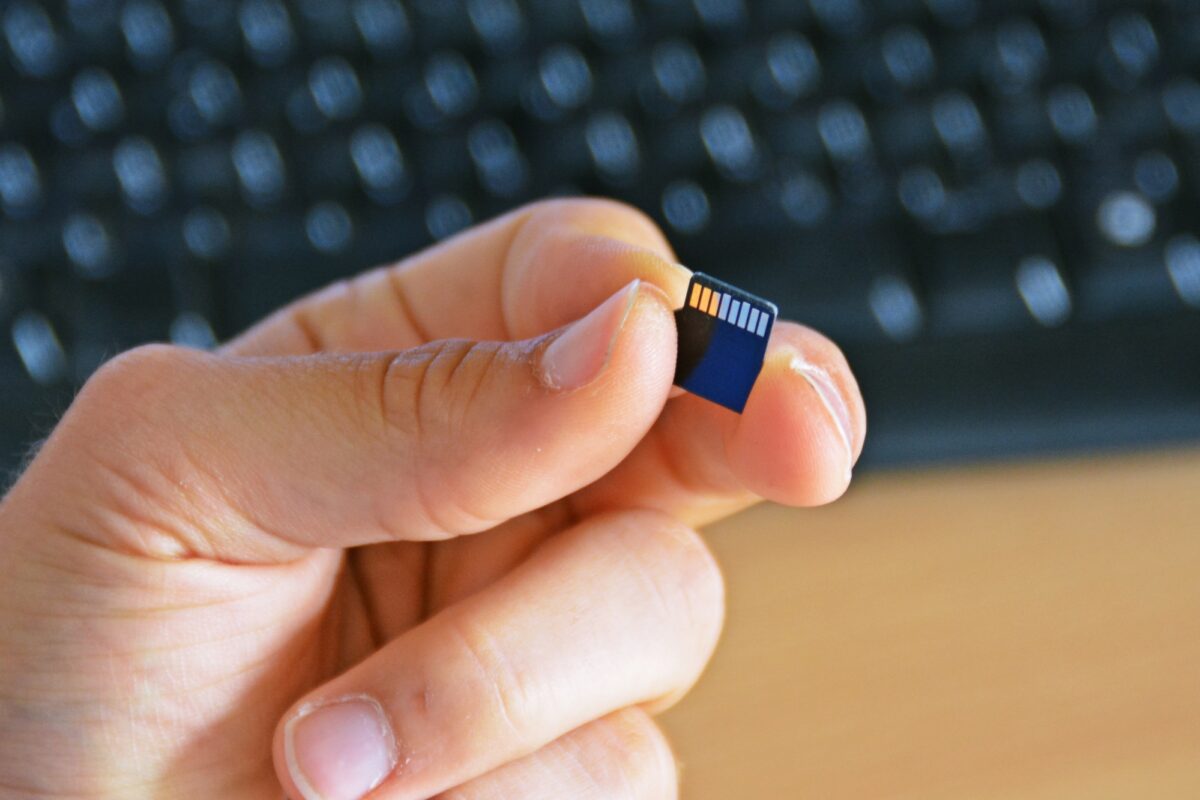 Best DJI Mini 3 SD Cards Droneblog